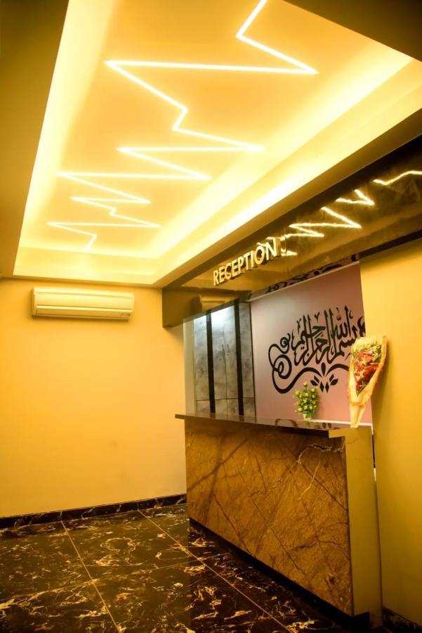 Charyana Hotel Ac Dormitory Ахмедабад Екстериор снимка